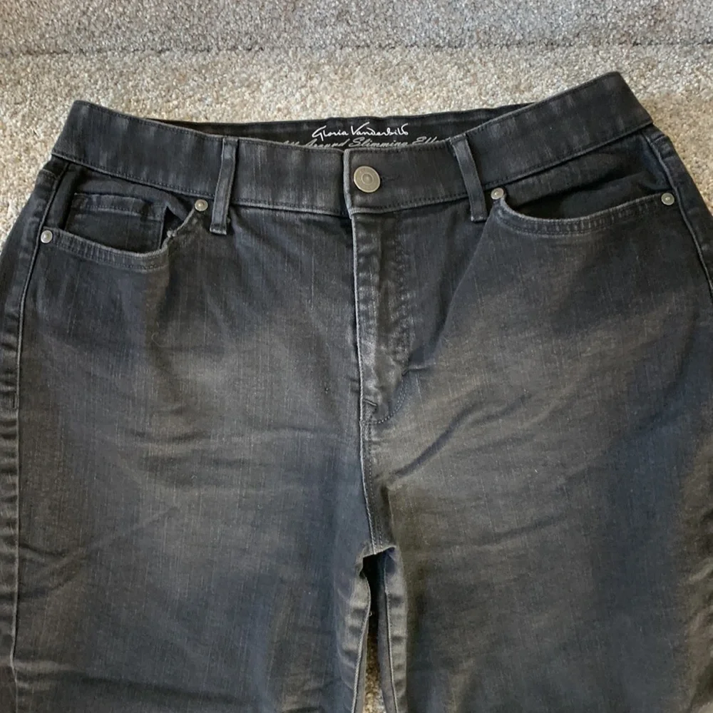 GV Black Curvy Skinny All Around Slimming Mid Rise Jeans - Picture 3 of 8